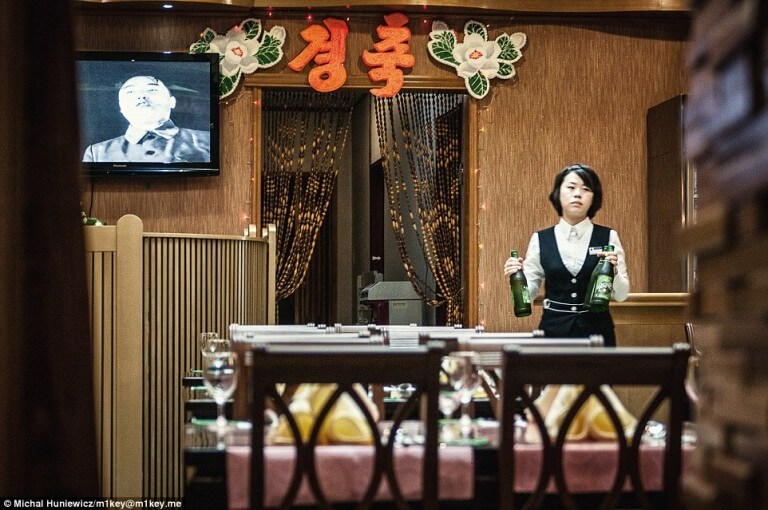 north-korea-waitress