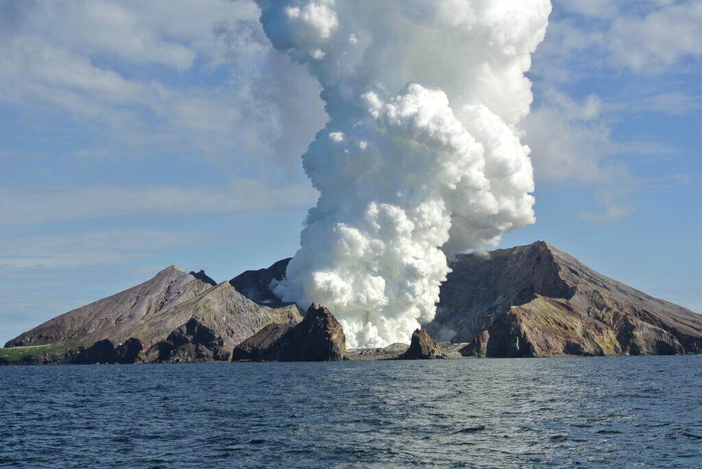White Island (plus Tweets)
